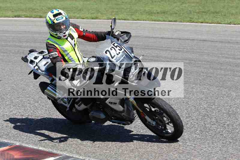 /43 08.08.2025 Discover the Bike ADR/Bike 1 gruen/225